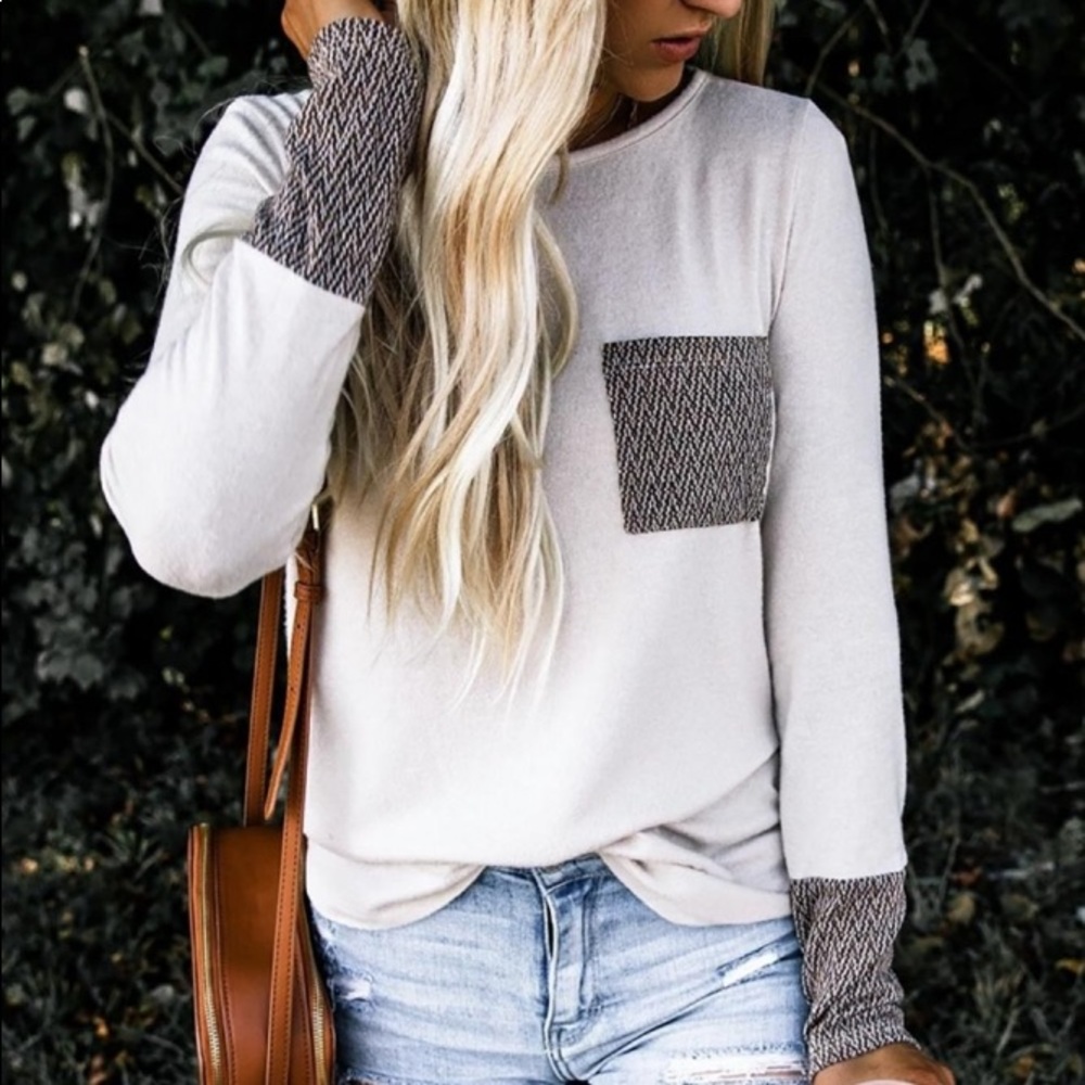 Cute chevron print pocket & sleeve cuff top
